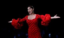 Международното модно шоу за фламенко в столицата на Андалусия Севиля, Испания