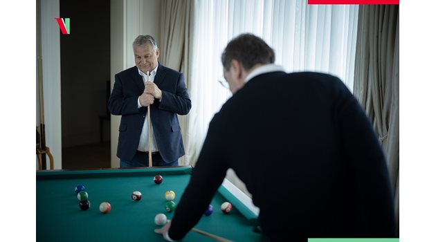 Орбан и Вучич разпускат с билярд. СНИМКИ: Туитър на Виктор Орбан