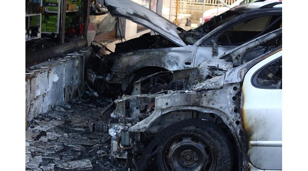 Неизвестен отмъстител подпалил лек автомобил и магазин за авточасти в Монтана СНИМКИ: Авторът