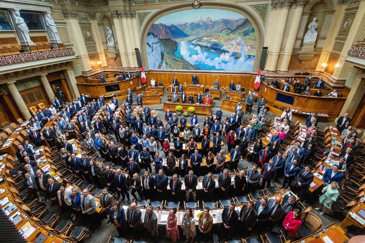 Швейцарският парламент пред избори, българският - пред отпуск