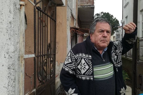 Съсед чул изстрел в района на пл. "Македония" в Благоевград.