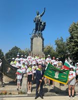 Честването пред паметника на Левски в родния му град