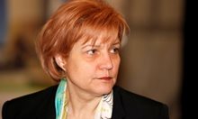 Менда Стоянова: Държавата поема осигуровките по схемата 60/40