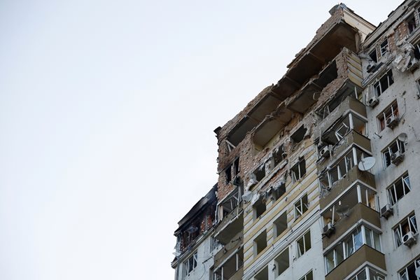 Разрушена жилищна сграда в Киев след руската атака на Русия с дронове
Снимка: Ройтерс