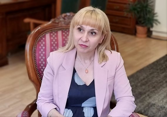 Омбудсманът проф. Ковачева: Хората са жертва на монополите, КЕВР да извърши проверка защо толкова дни нямаше ток