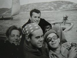 Зъбата (с тъмните очила) с Георги Георгиев (вляво) в края на 50-те години на яз. “Искър”
СНИМКА: ЛИЧЕН АРХИВ
