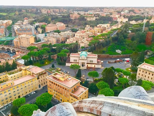 Uma vista do interior da Cidade do Vaticano a partir da cúpula