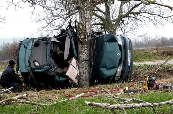 Шофьор без книжка погубил двамата души край Русе (видео)