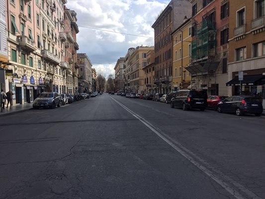 Улиците в центъра на Рим са без трафик