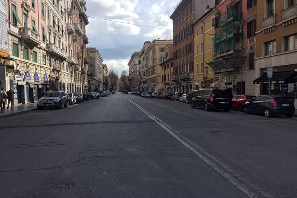 Улиците в центъра на Рим са без трафик