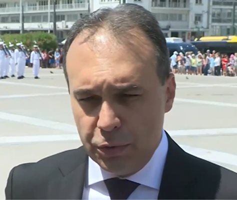 Министърът на отбраната Драгомир Заков Кадър: Нова тв