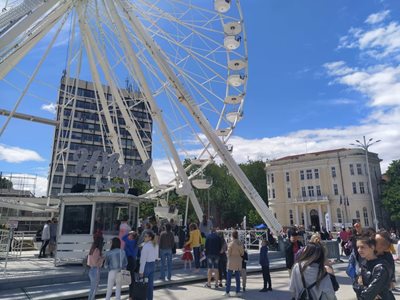 Opashki Se Izviha Pred Vienskoto Kolelo V Plovdiv Snimki 24chasa Bg