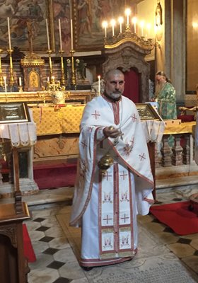 Доц. д-р презвитер Иван Иванов е новият ни свещеник в Рим

