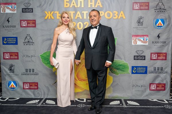 Шефът на тамплиерите Румен Ралчев дойде със съпругата си - режисьорката Маргарита Ралчева