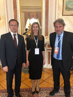 Министрите Боил Банов (вдясно) и Николина Ангелкова се срещнаха с руския си колега Владимир Мединский.
