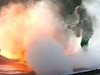 Голям пожар бушува в Загреб, трима пожарникари са откарани в болница