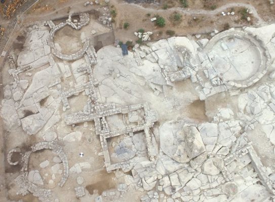 Разкритите през 2021 г. мавзолеи-ротонди на Перперикон имат аналогия само в столицата на Римската империя