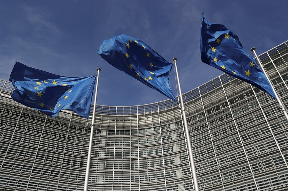 Европейската комисия преразглежда правните норми за борба с изпирането на пари и финансирането на тероризма