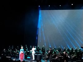 Софи Маринова и диригентът Йордан Камджалов по време на концерта им