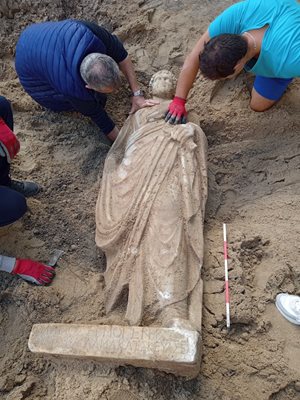 Уникалната статуя, открита във Варна,  е от 2 в.