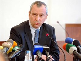 Пирински: Депутатските ремонти секретни заради ДАНС