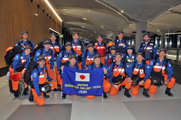 Японският тим от спасители пристига в Турция