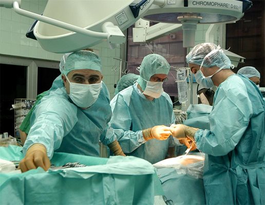 Бургаски доктори извадиха 5 тумора от главата на жена