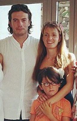 Елена с първородното си дете Стефан-младши и съпруга си Лъчезар