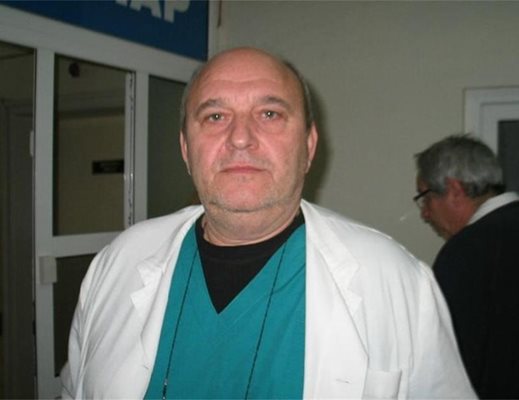 Директорът на областната болница в Пазарджик д-р Васил Вълчев