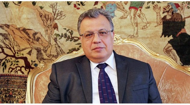 КАРИЕРА: 62-годишният Андрей Карлов е посланик в Анкара от 2013 г.