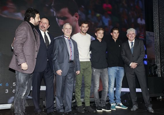 Председателят на Българската федерация по тенис Стефан Цветков (крайният вляво) смята, че Григор има място в топ 5.