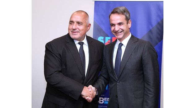 Двамата премиери - Бойко Борисов и Кириакос Мицотакис, разговаряха в Солун и за железопътната линия Бургас-Александруполис, част от коридор за товарни превози, свързващ Егейско и Черно море.
