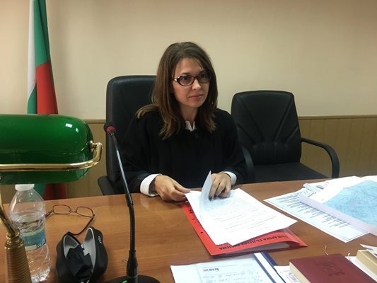 Съдия Розалия Шейтанова произнесе оправдателна присъда.