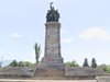 БГ "Нощни вълци" почистили паметника на Съветската армия, но избирателно