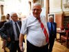 ЕК осъди стъпканото в парламента на Сърбия хърватско знаме от Воислав Шешел
