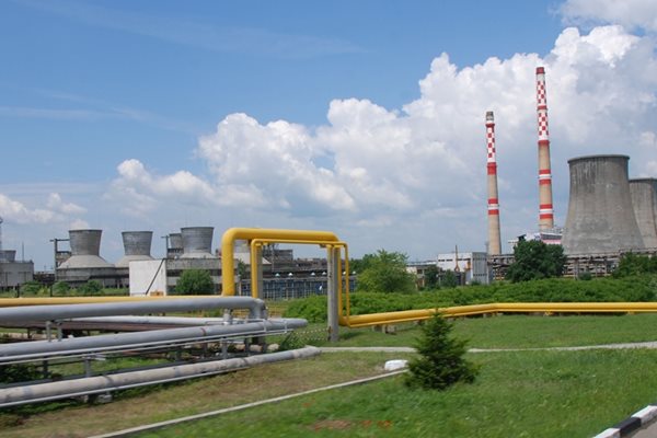 Само 40% от продукцията на “Лукойл Нефтохим” се продава на българския пазар, останалото се изнася и според ръководството на рафинерията, тя би трябвало да затвори, ако износът се забрани.