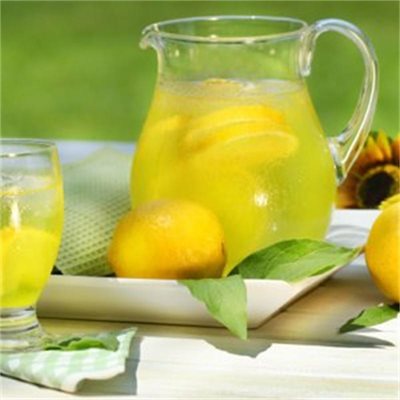 Домашната лимоната е най-предпочитаното питие през лятото за актрисата