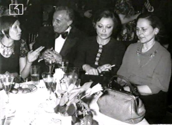 Манева на премиерата на филма "Последната дума" в Кан през 1974 г. Режисьор е Бинка Желязкова