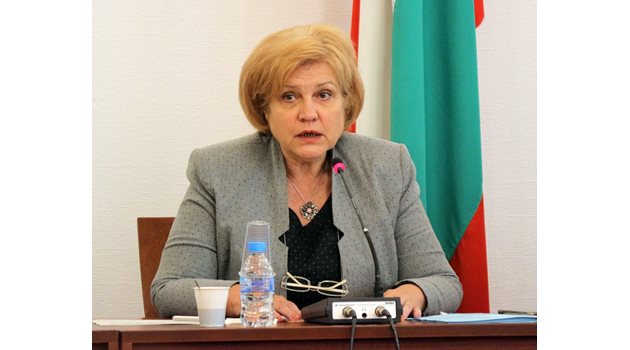 Председателят на бюджетната комисия в парламента Менда Стоянова.