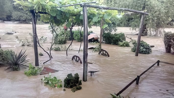 Улиците във Видин са под вода