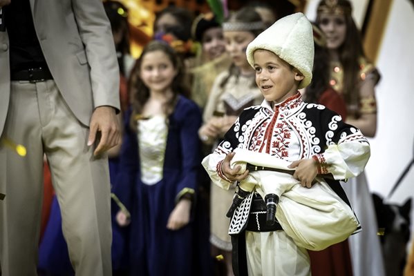 6-годишното гайдарче по време на финала на предаването “България търси талант”