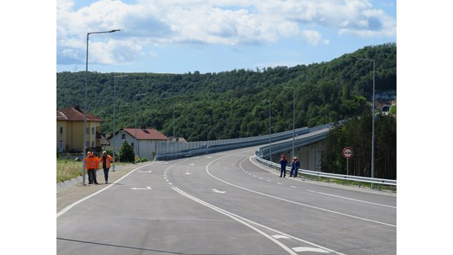 1 year late, but 126 years after the idea they signed the contract for the construction of a tunnel under Shipka