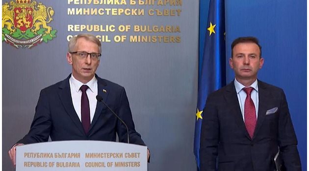 Премиерът Николай Денков обявява, че Живко Коцев оттегля оставката си като главен секретар, която подаде след обиските в кабинета му.