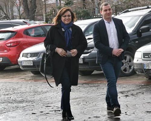 Иван Петков неизменно е с Корнелия Нинова. Изпълнителното бюро го постави на трето място в листата на БСП за Пловдив.