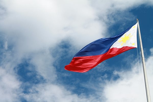 Камион падна в пролом във Филипините, 14 са загинали
