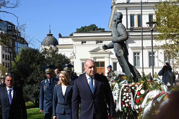 Церемонията се състоя пред Паметника на парашутиста в София
СНИМКА: Йордан Симеонов