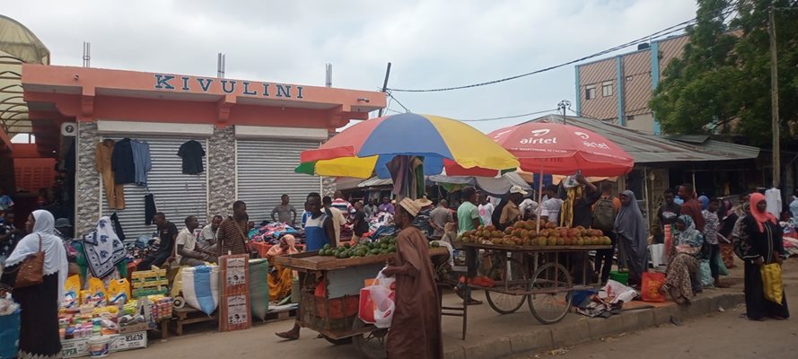 Посещение на местния пазар е една от атракциите на столицата на Занзибар.