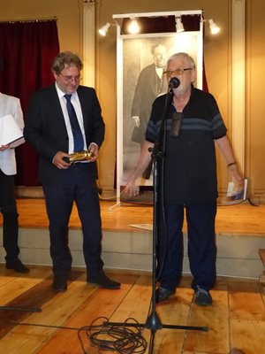 Поетът Недялко Йорданов получи награда за цялостен принос към българската литература. Снимка Авторката