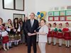 Румен Радев даде плакет „Св. св. Кирил и Методий“ на българско училище в Братислава