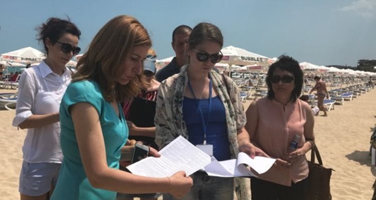 Министърът на туризма Николина Ангелкова проведе първа комплексна проверка в к. к. "Слънчев бряг". Снимка: Министерство на туризма